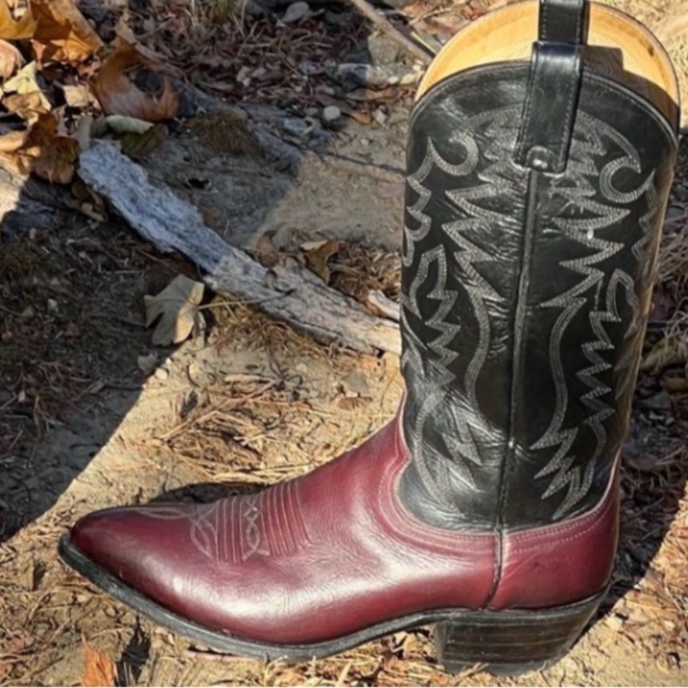 Dan Post Boots Men’s 8 D or Women’s 9 ½ C. 2 Tone Black and Cabernet